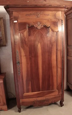 Bonnetière Louis XV en Noyer XIXeme