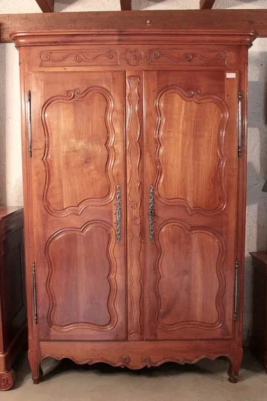 LOUIS XV ZEITRAUM ARMOIRE