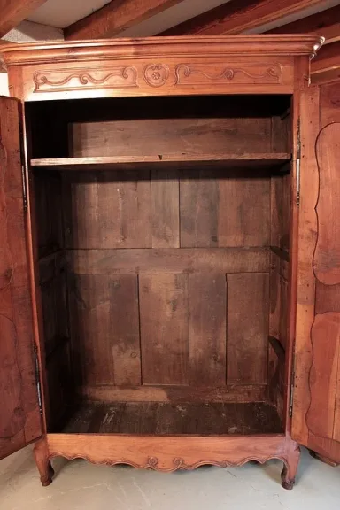 LOUIS XV ZEITRAUM ARMOIRE