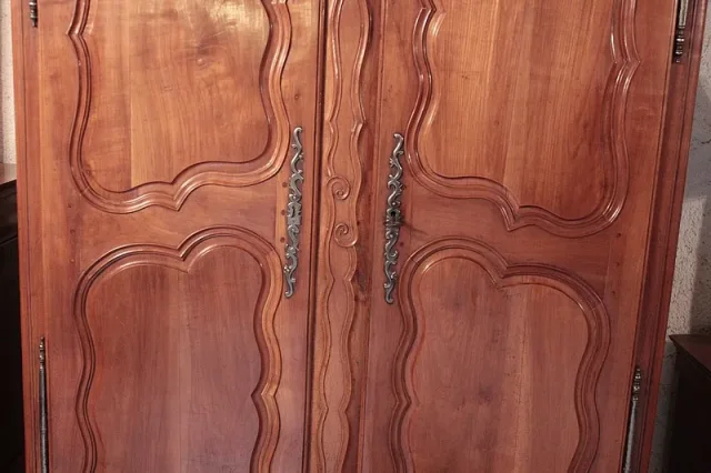 Armoire Louis XV en Merisier XVIIIeme