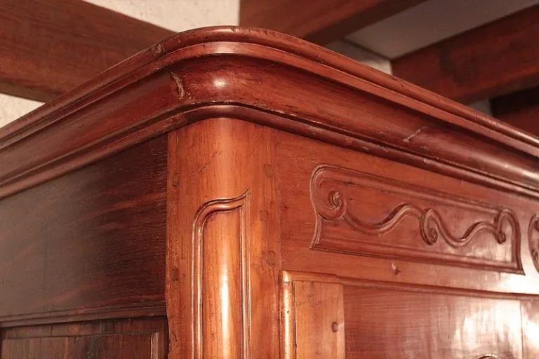 LOUIS XV ZEITRAUM ARMOIRE