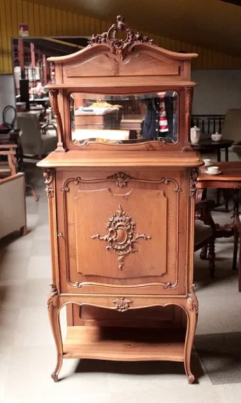 WALNUSS CHIFFONNIER