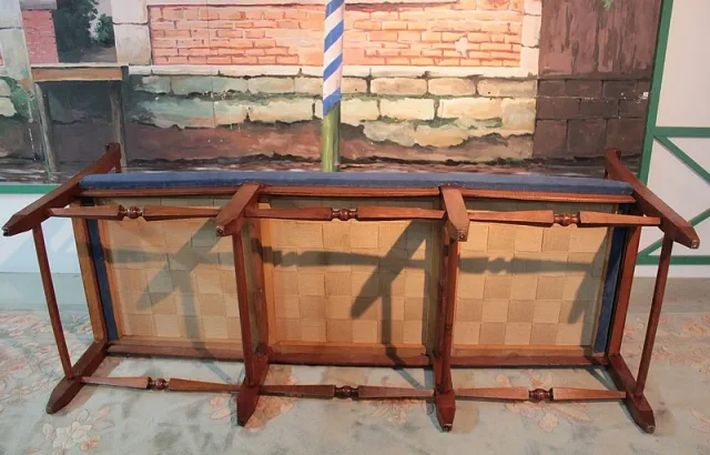 DIRECTOIRE PERIOD DAG BED