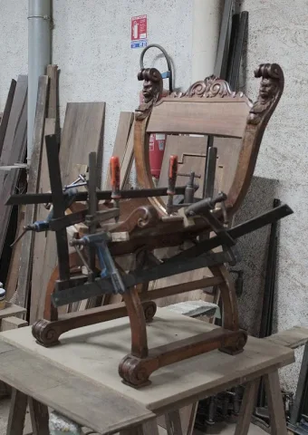 Fauteuil Curule en Noyer XIXeme