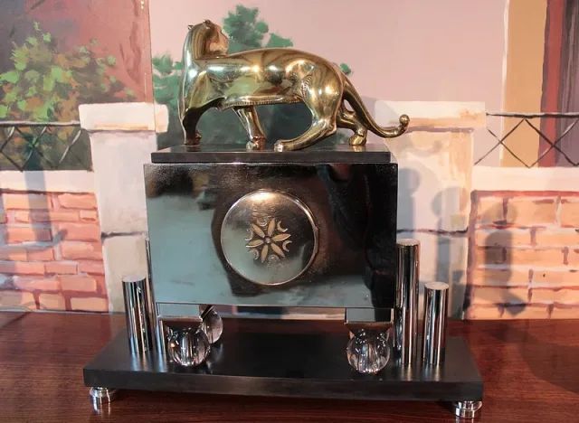 MANTLE GARNITURE