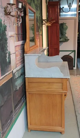 WASHSTAND