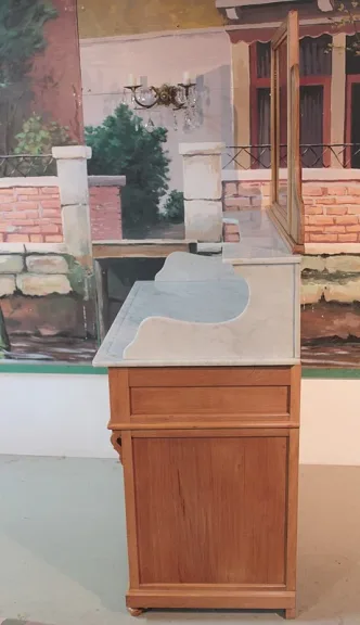 WASHSTAND