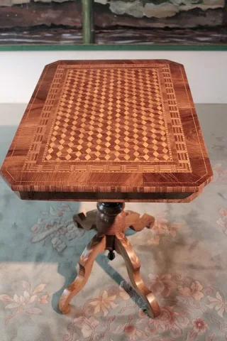 ENGLISH TABLE