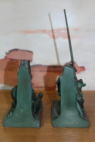 BOOKENDS
