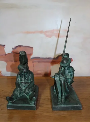 BOOKENDS
