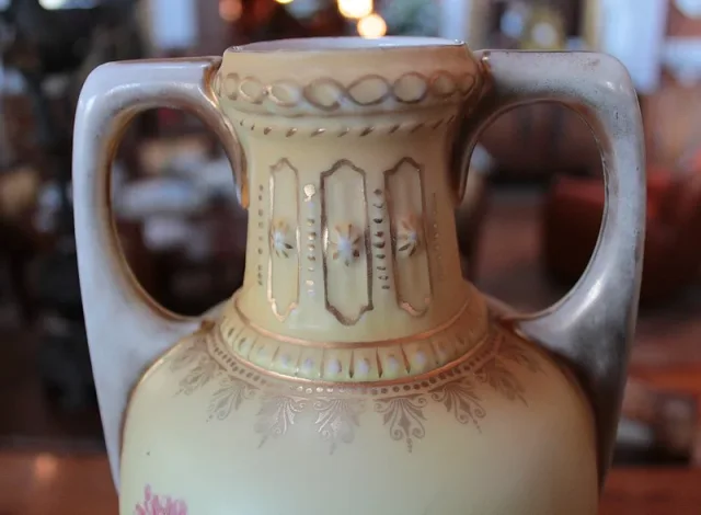 PAR DE VASOS DE PORCELANA