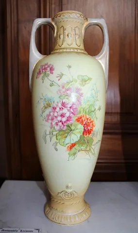 PAR DE VASOS DE PORCELANA