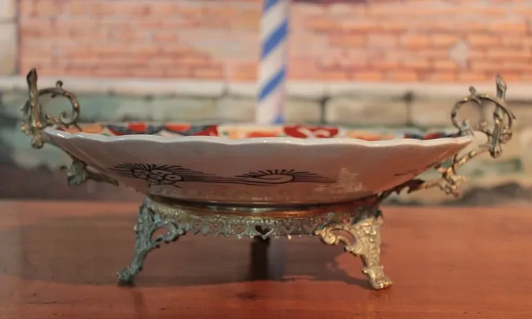 IMARI PORZELLAN DISH