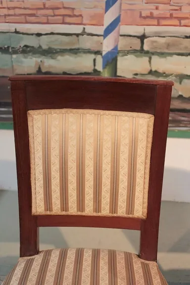 PAIR OF DIRECTOIRE STYLE STÜHLE