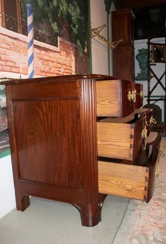 Commode Louis XIV en Acajou de Cuba XVIIIeme