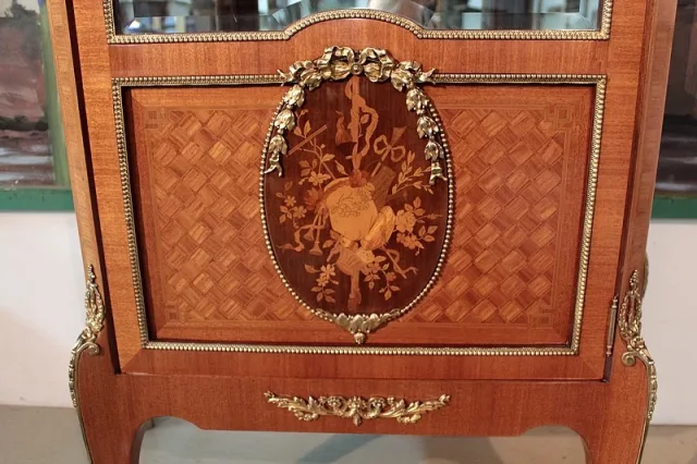 ARMADIO DISPLAY DI STILE DI TRANSIZIONE