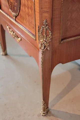 ARMADIO DISPLAY DI STILE DI TRANSIZIONE