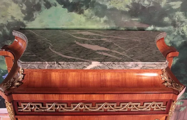 ARMADIO DISPLAY DI STILE DI TRANSIZIONE