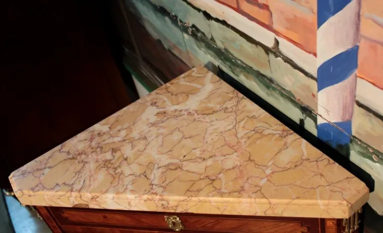 Paar LOUIS XVI STIL CORNER CUPBOARDS