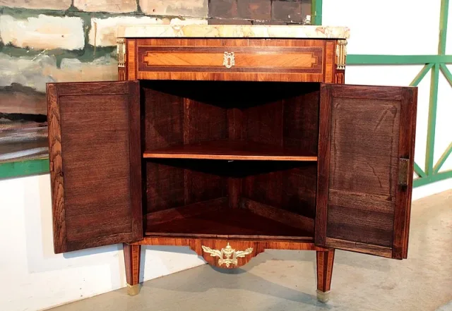 PAIR OF LOUIS XVI STYLE CORNER CUPBOARDS