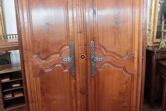 Armoire Régence en Merisier XVIIIeme