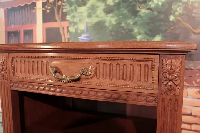 GABINETE DE ESTILO LOUIS XVI