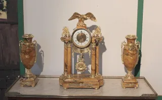 MANTLE GARNITURE