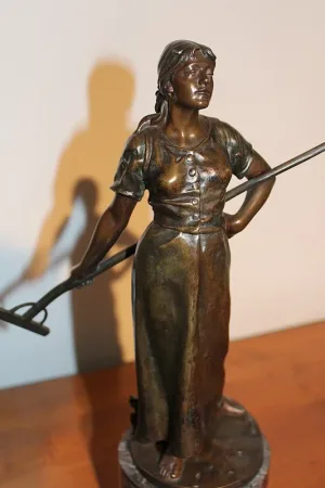 BRONZE STATUE