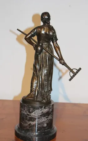 BRONZE STATUE