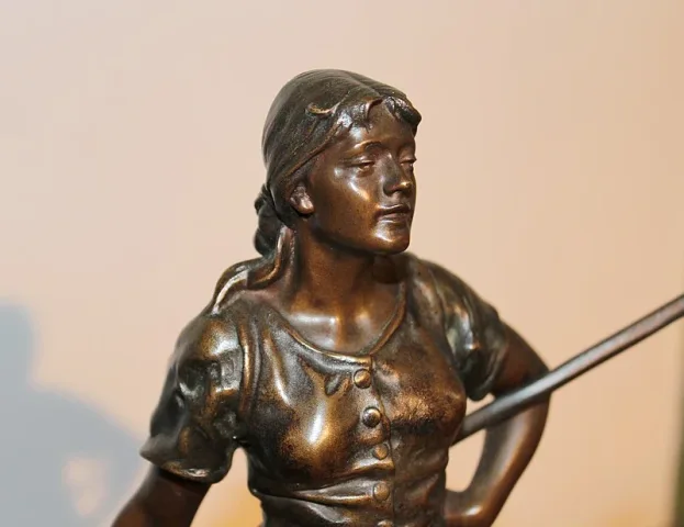 ESTATUA DE BRONCE