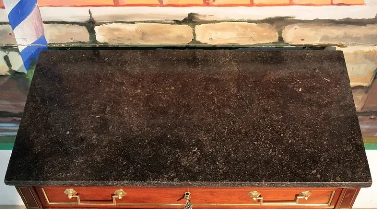 LOUIS XVI PERIODE CONSOLE TAFEL