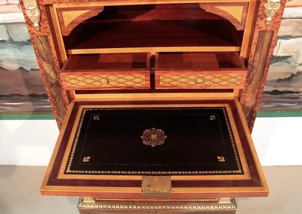 LOUIS XVI STIL SECRETAIRE
