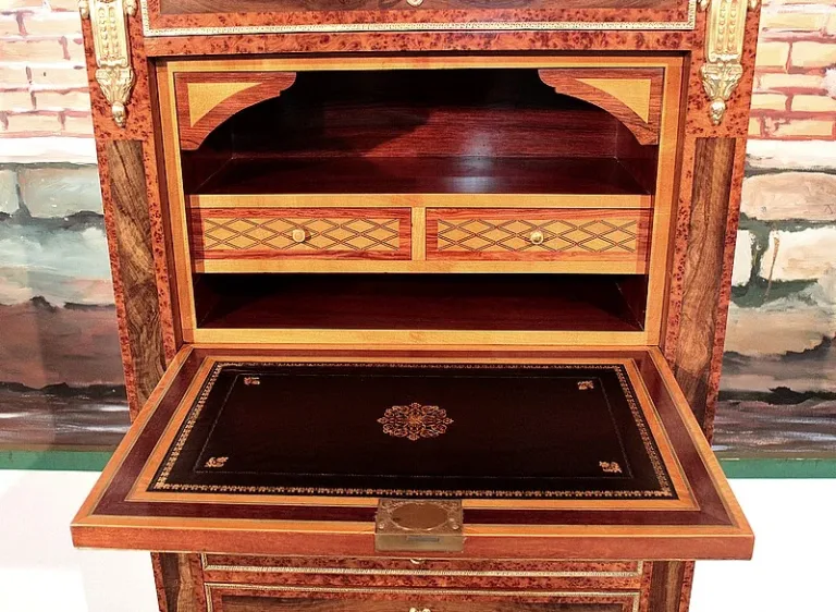 LOUIS XVI STIL SECRETAIRE
