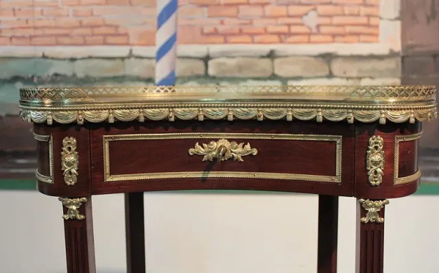 LOUIS XVI STYLE KIDNEY TABLE