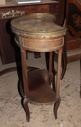 LOUIS XVI STYLE KIDNEY TABLE