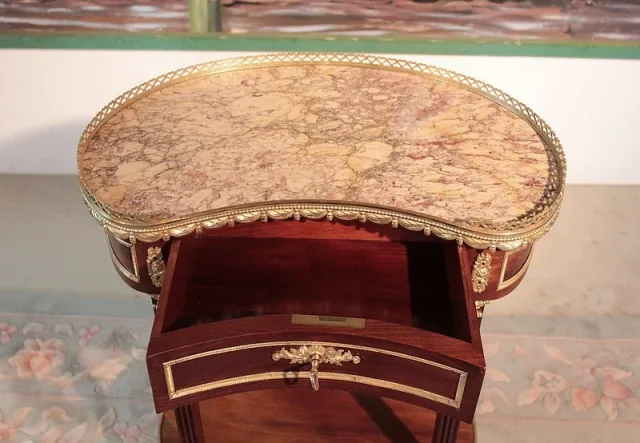 LOUIS XVI STYLE KIDNEY TABLE