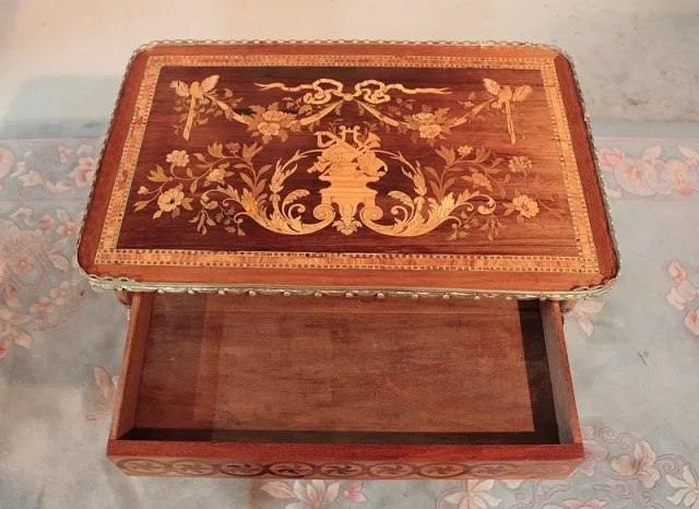 NAPOLEON III PERIODE OCCASIONALE TAFEL