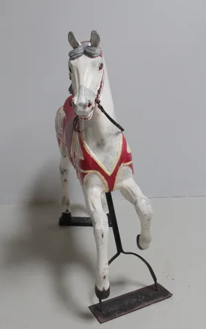 VROLIJK GO RONDE PAARD