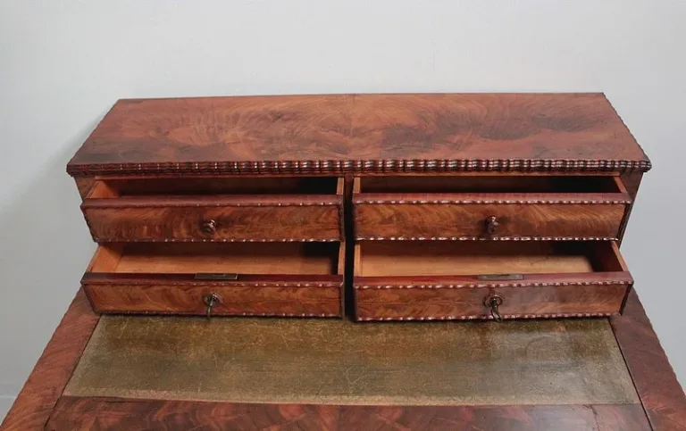 LOUIS PHILIPPE ZEITSCHRANK