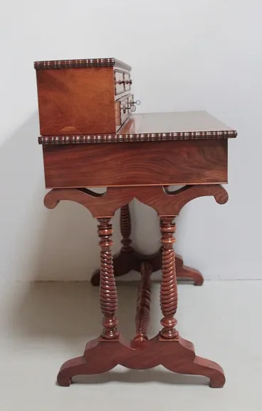 LOUIS PHILIPPE ZEITSCHRANK