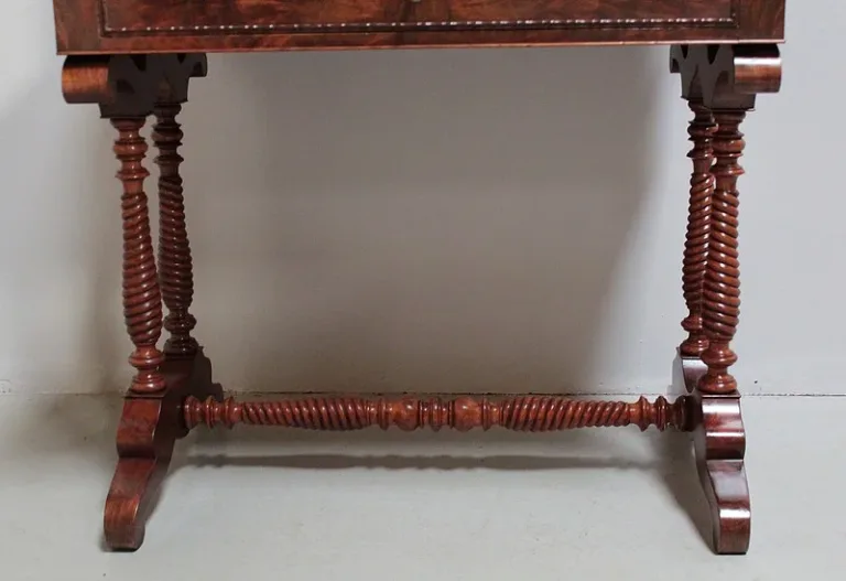 LOUIS PHILIPPE ZEITSCHRANK