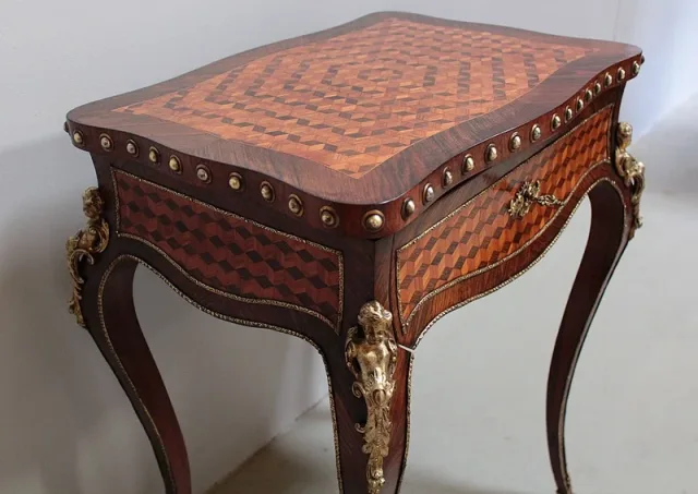 Travailleuse Louis XV en Palissandre XIXeme
