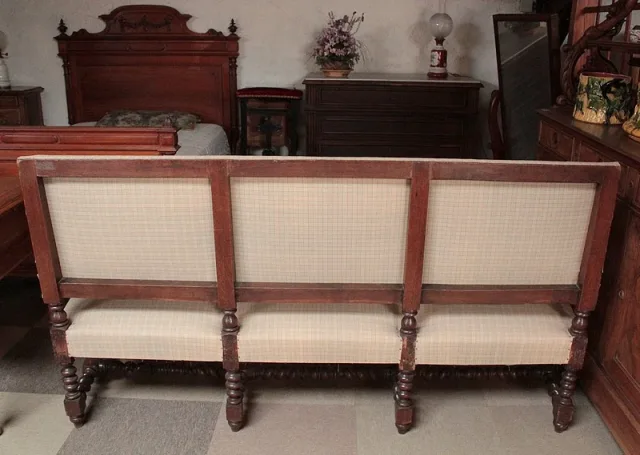 LOUIS XIII STYLE SETTEE