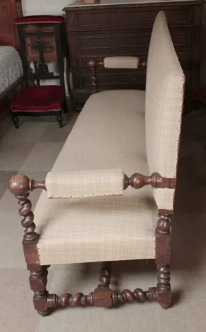 LOUIS XIII STYLE SETTEE