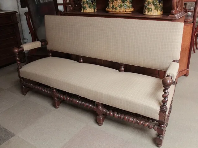LOUIS XIII STYLE SETTEE