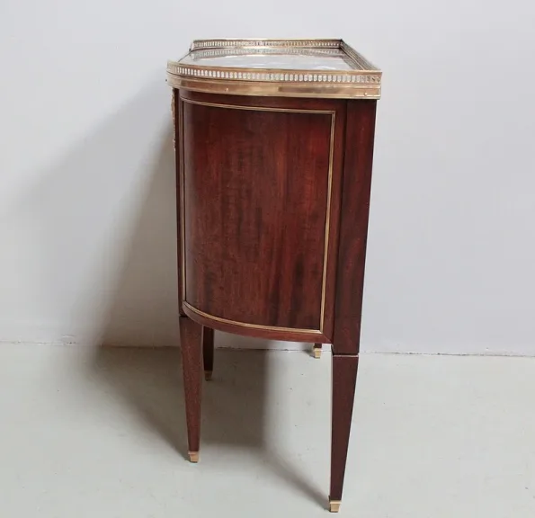 LOUIS XVI STYLE Kommode aus Schubladen