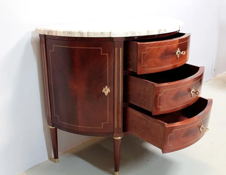 LOUIS XVI STYLE Kommode aus Schubladen