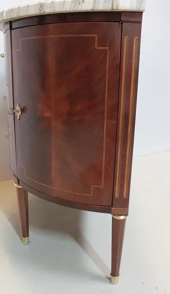 LOUIS XVI STYLE Kommode aus Schubladen