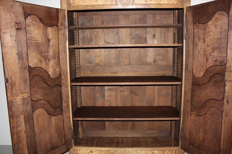 LOUIS XV STIL ARMOIRE