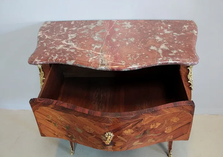 LOUIS XV PERIODE BORST VAN LADE